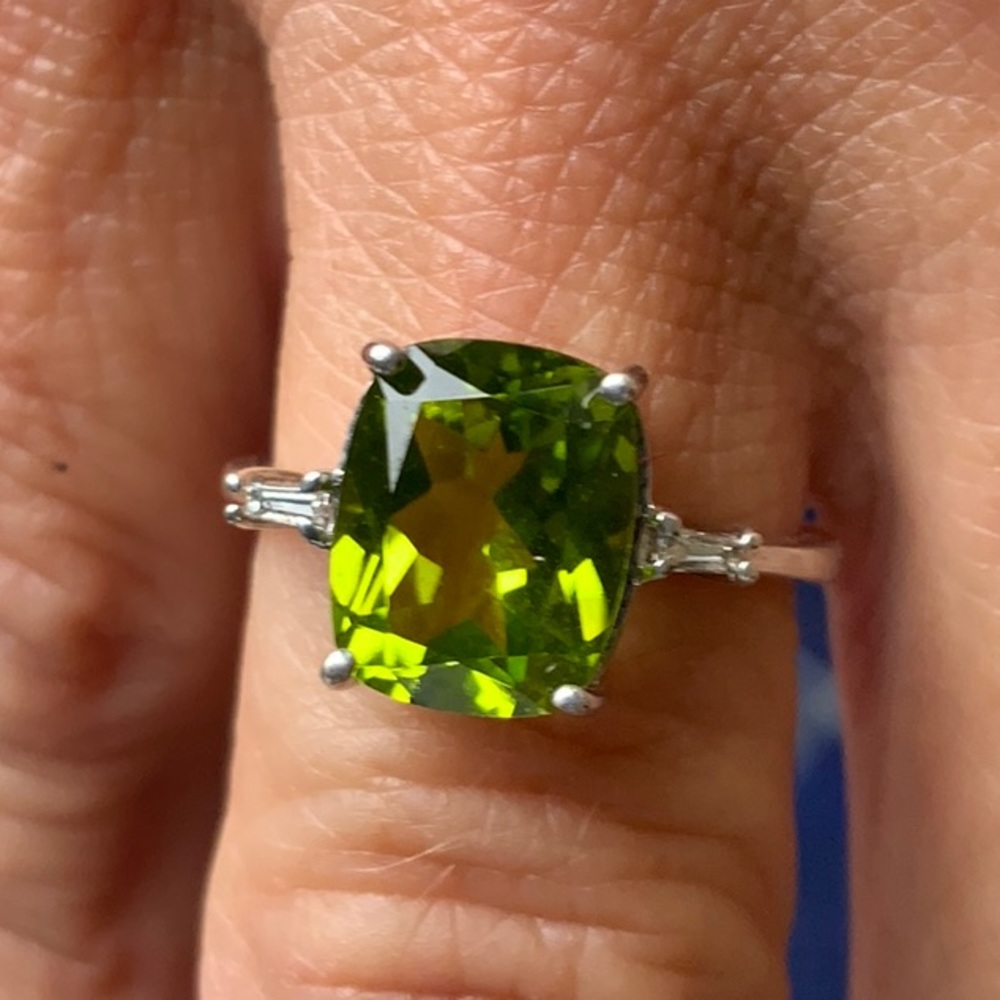 Peridot ring